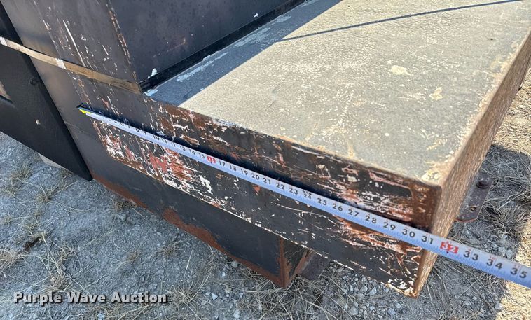 image for item EJ3114 (4) auxiliary fuel tanks