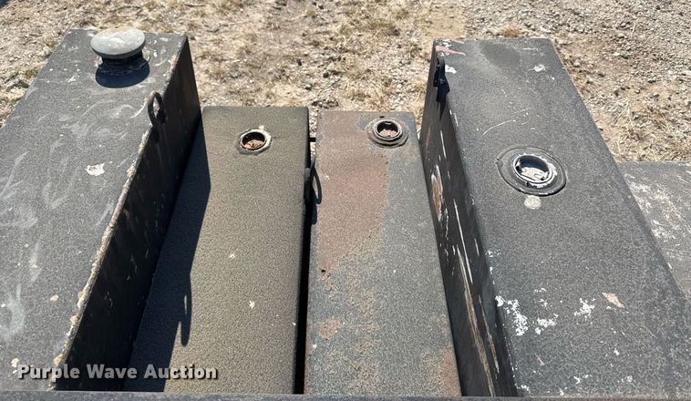 image for item EJ3114 (4) auxiliary fuel tanks