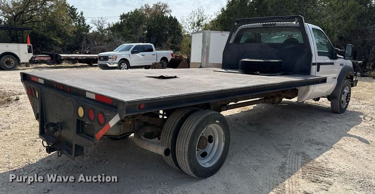 image for item EJ3116 2005 Ford F550 Super Duty XL flatbed truck