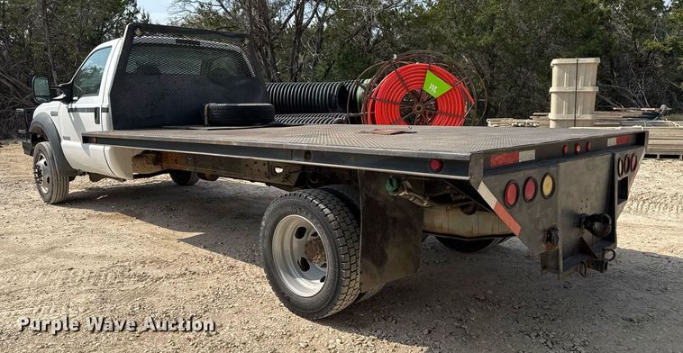 image for item EJ3116 2005 Ford F550 Super Duty XL flatbed truck