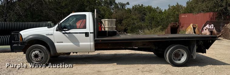 image for item EJ3116 2005 Ford F550 Super Duty XL flatbed truck