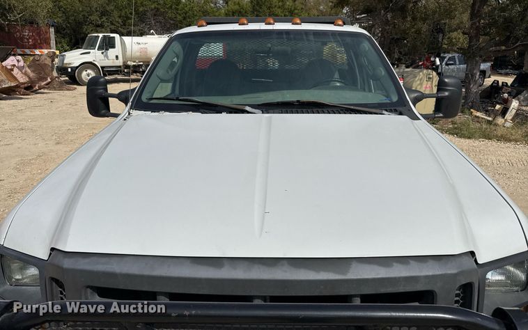 image for item EJ3116 2005 Ford F550 Super Duty XL flatbed truck