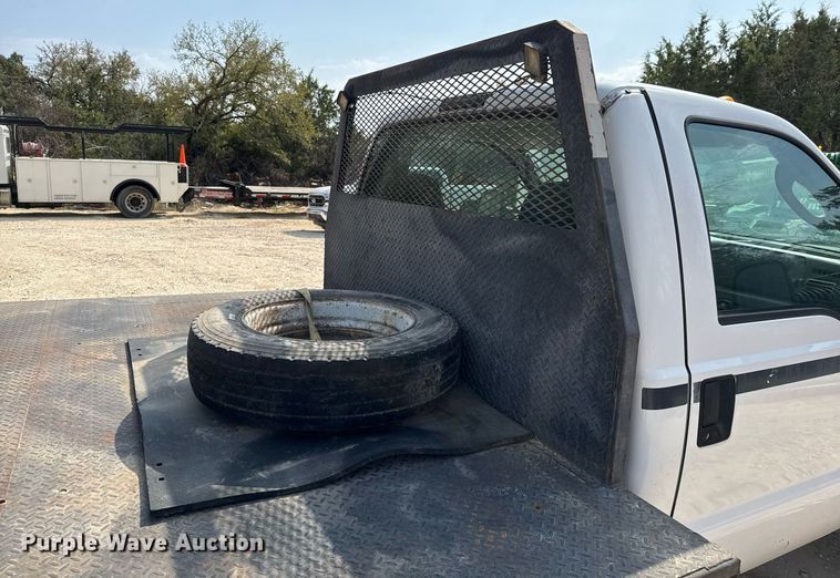 image for item EJ3116 2005 Ford F550 Super Duty XL flatbed truck