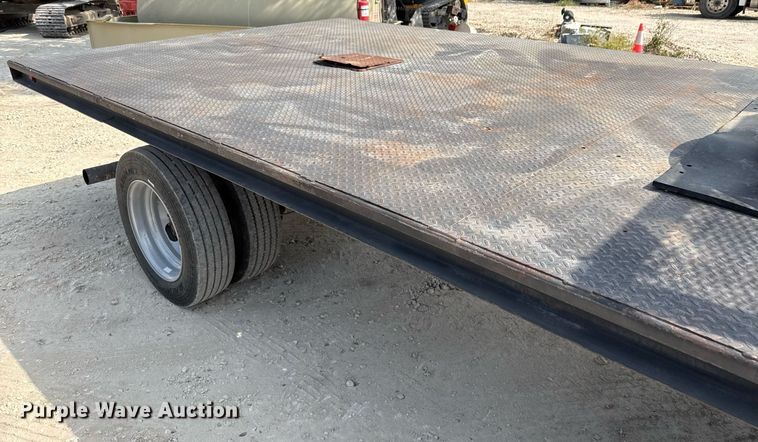 image for item EJ3116 2005 Ford F550 Super Duty XL flatbed truck