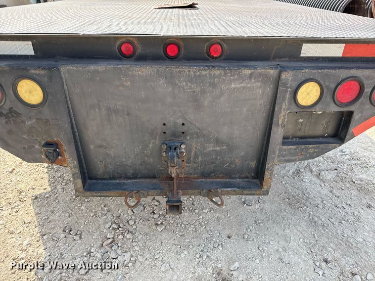 image for item EJ3116 2005 Ford F550 Super Duty XL flatbed truck