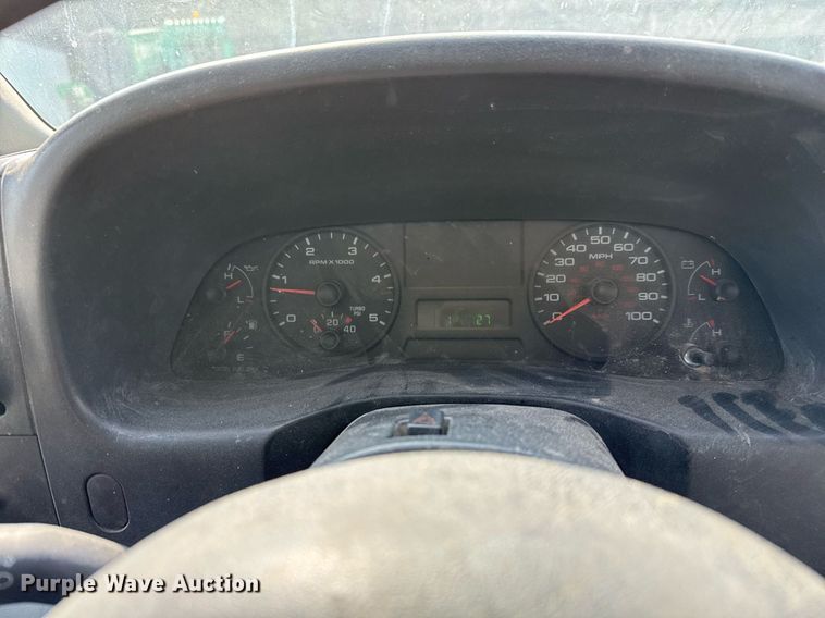 image for item EJ3116 2005 Ford F550 Super Duty XL flatbed truck