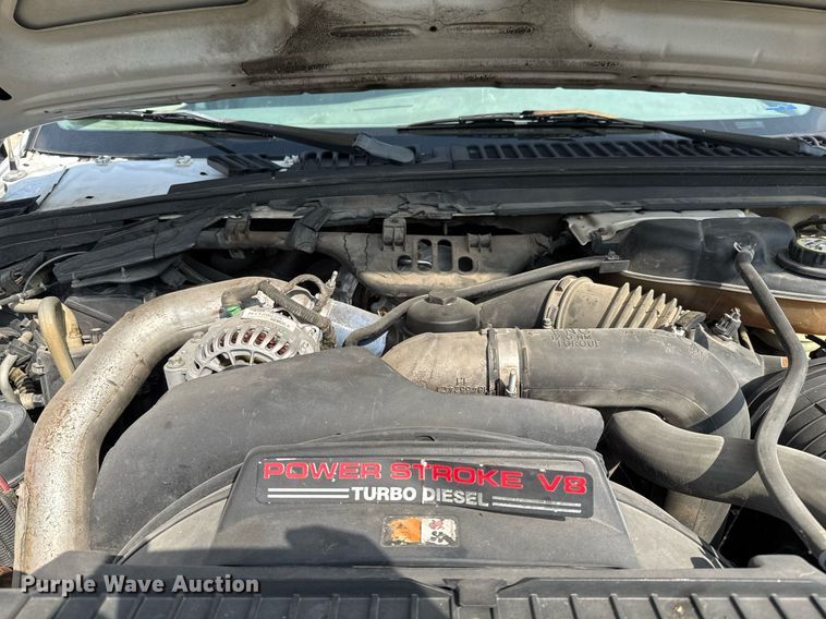 image for item EJ3116 2005 Ford F550 Super Duty XL flatbed truck