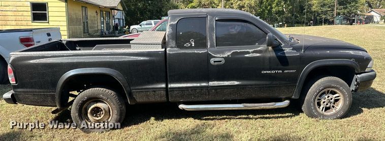 image for item EJ4883 2002 Dodge  Dakota Sport Club Cab pickup truck
