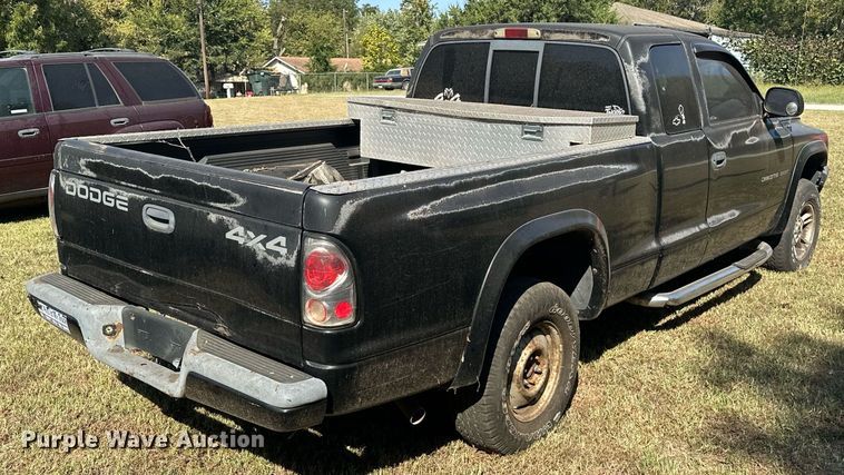 image for item EJ4883 2002 Dodge  Dakota Sport Club Cab pickup truck