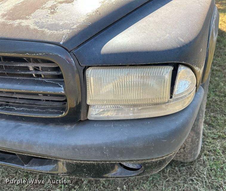 image for item EJ4883 2002 Dodge  Dakota Sport Club Cab pickup truck