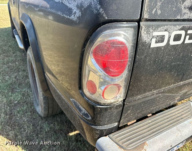 image for item EJ4883 2002 Dodge  Dakota Sport Club Cab pickup truck