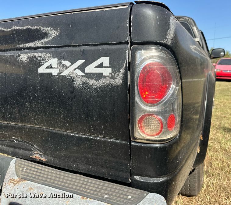 image for item EJ4883 2002 Dodge  Dakota Sport Club Cab pickup truck