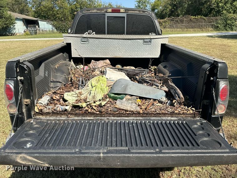 image for item EJ4883 2002 Dodge  Dakota Sport Club Cab pickup truck