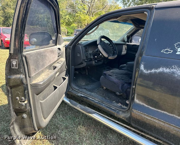 image for item EJ4883 2002 Dodge  Dakota Sport Club Cab pickup truck