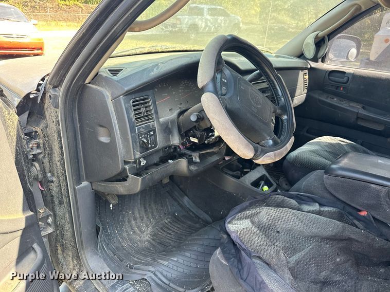 image for item EJ4883 2002 Dodge  Dakota Sport Club Cab pickup truck