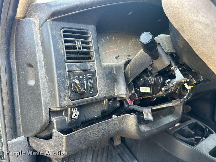 image for item EJ4883 2002 Dodge  Dakota Sport Club Cab pickup truck