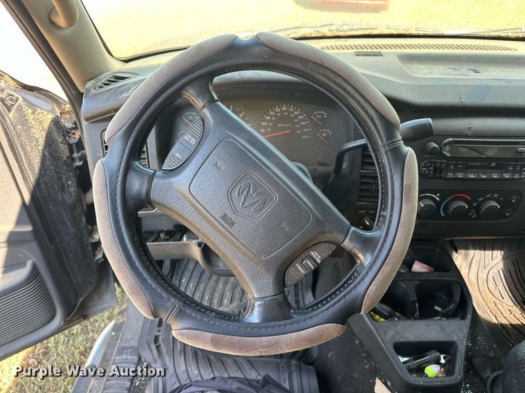 image for item EJ4883 2002 Dodge  Dakota Sport Club Cab pickup truck