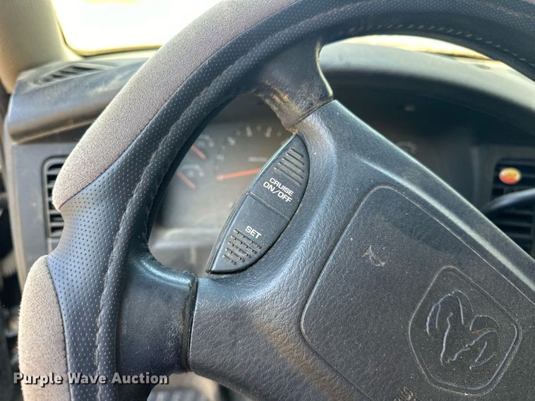 image for item EJ4883 2002 Dodge  Dakota Sport Club Cab pickup truck