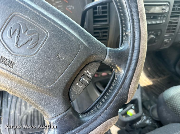 image for item EJ4883 2002 Dodge  Dakota Sport Club Cab pickup truck