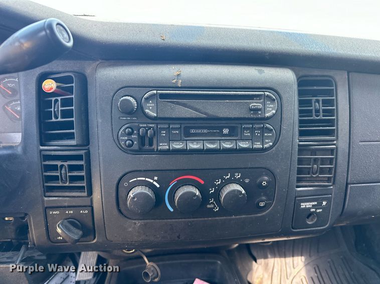 image for item EJ4883 2002 Dodge  Dakota Sport Club Cab pickup truck