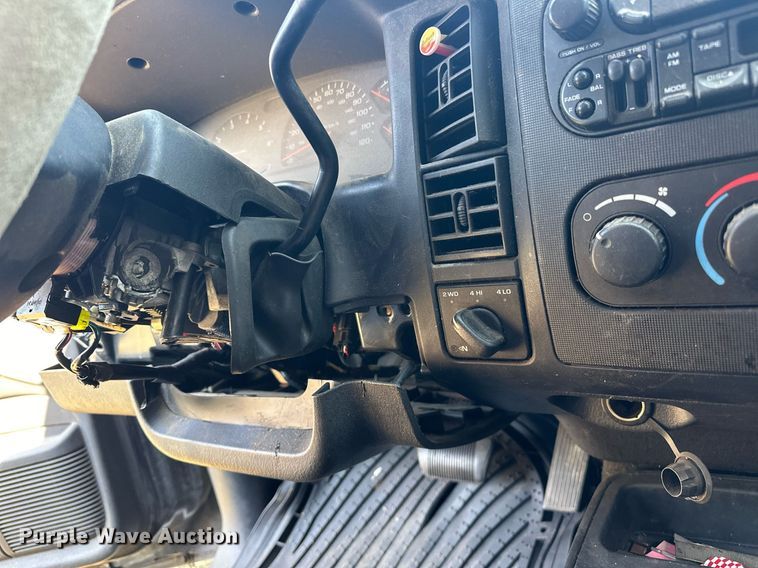 image for item EJ4883 2002 Dodge  Dakota Sport Club Cab pickup truck