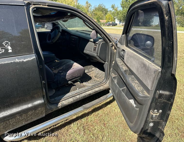 image for item EJ4883 2002 Dodge  Dakota Sport Club Cab pickup truck