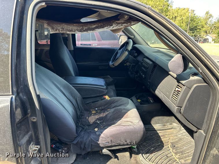 image for item EJ4883 2002 Dodge  Dakota Sport Club Cab pickup truck