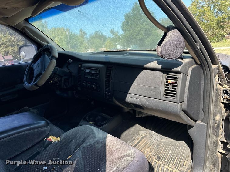 image for item EJ4883 2002 Dodge  Dakota Sport Club Cab pickup truck