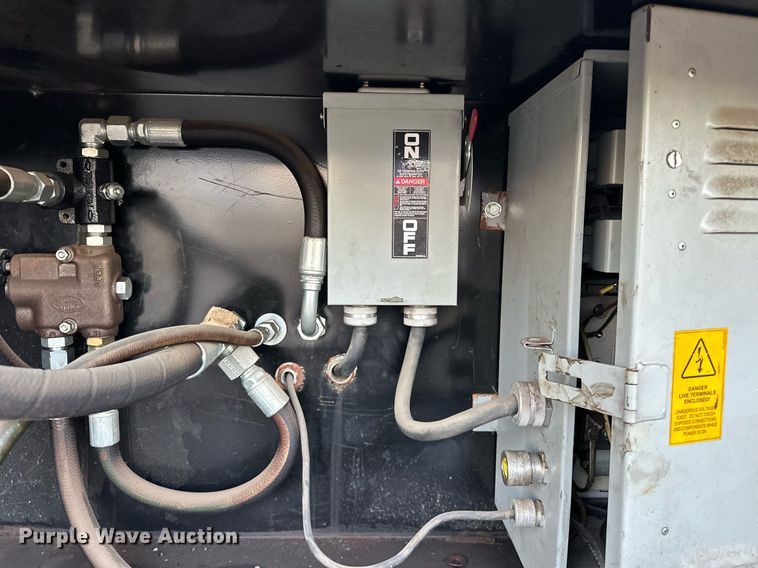 image for item EJ4916 Hubbell 4296 magnet controller 