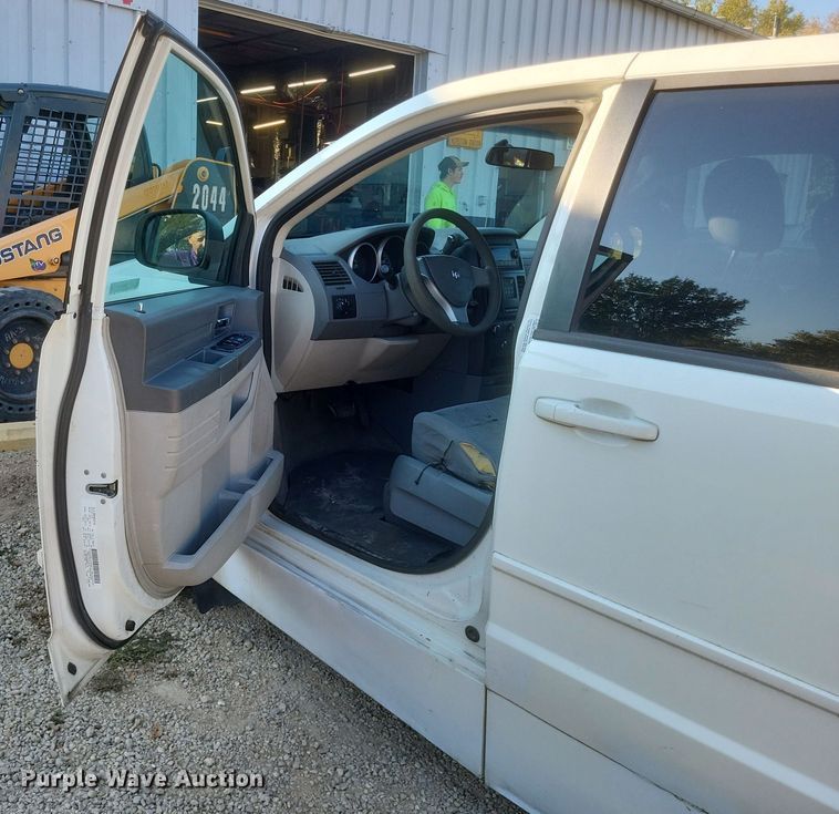 image for item EJ8048 2009 Dodge Grand Caravan SE handicap accessible van
