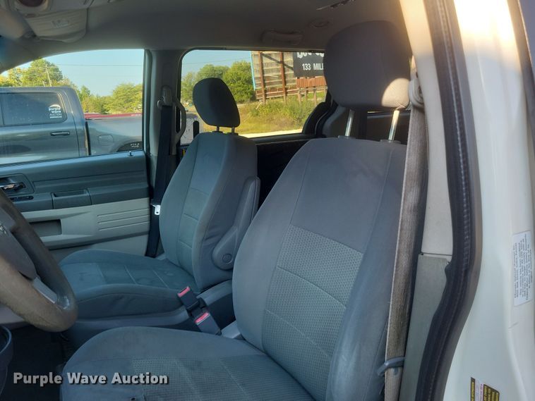 image for item EJ8048 2009 Dodge Grand Caravan SE handicap accessible van