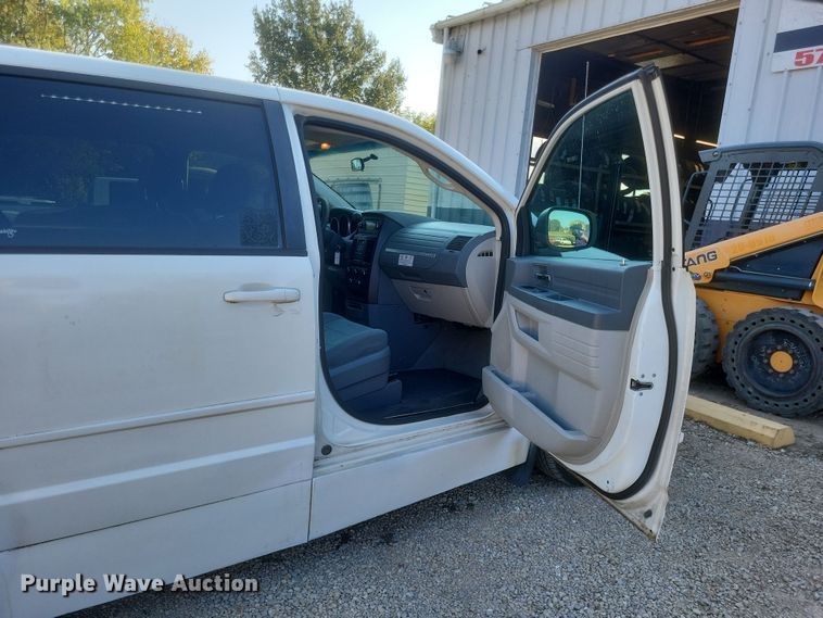 image for item EJ8048 2009 Dodge Grand Caravan SE handicap accessible van