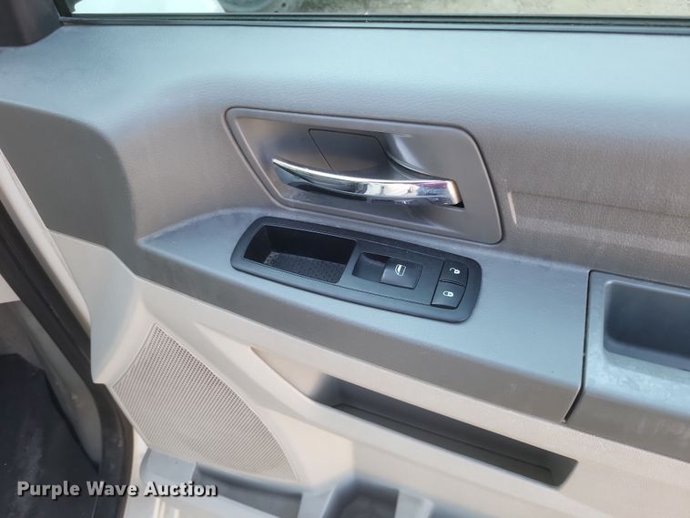 image for item EJ8048 2009 Dodge Grand Caravan SE handicap accessible van