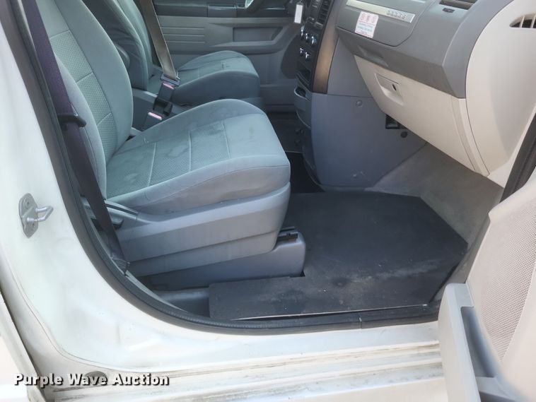 image for item EJ8048 2009 Dodge Grand Caravan SE handicap accessible van