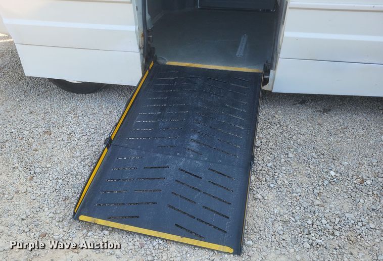 image for item EJ8048 2009 Dodge Grand Caravan SE handicap accessible van