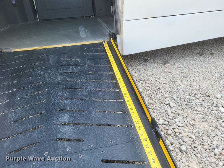 image for item EJ8048 2009 Dodge Grand Caravan SE handicap accessible van