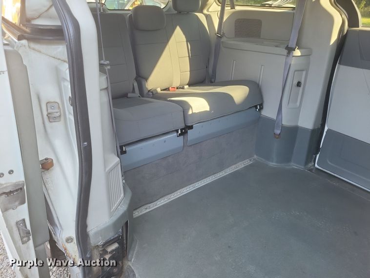 image for item EJ8048 2009 Dodge Grand Caravan SE handicap accessible van