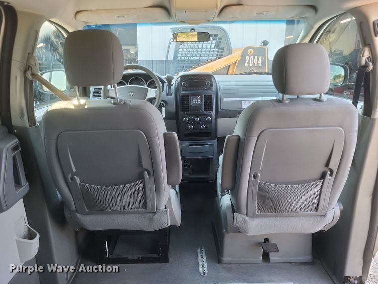 image for item EJ8048 2009 Dodge Grand Caravan SE handicap accessible van