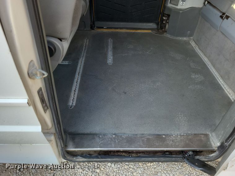 image for item EJ8048 2009 Dodge Grand Caravan SE handicap accessible van