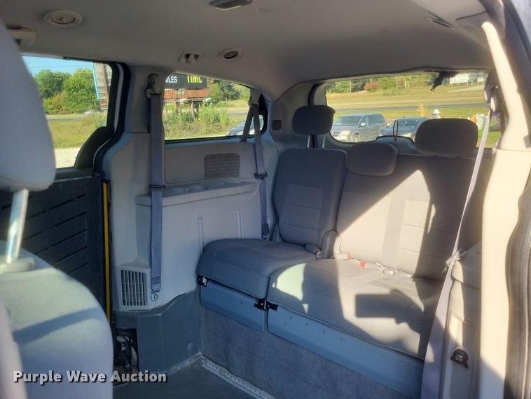 image for item EJ8048 2009 Dodge Grand Caravan SE handicap accessible van