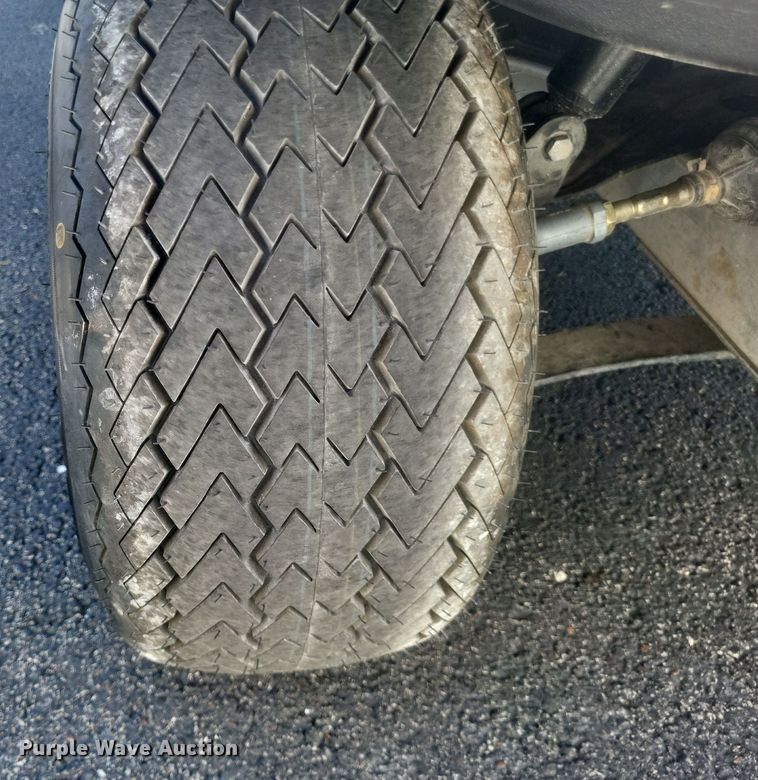 image for item EJ8056 2007 Club Car Precedent  golf cart