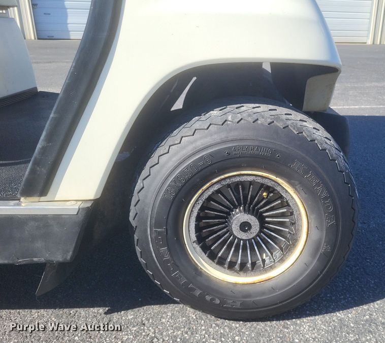 image for item EJ8058 1998 Yamaha  G19 golf cart