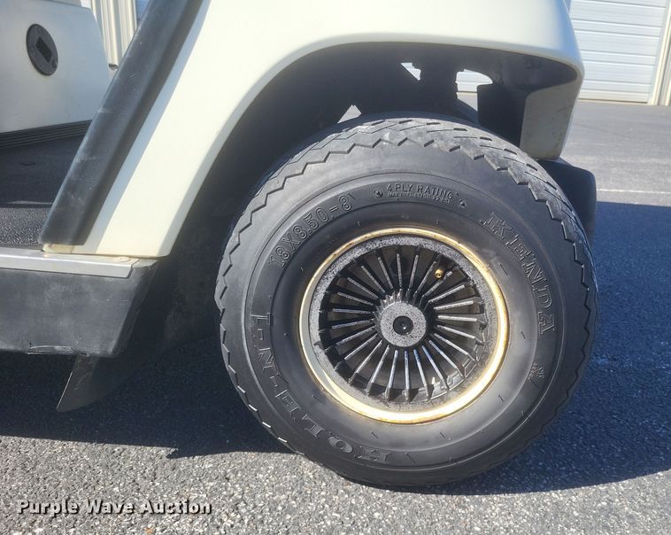 image for item EJ8058 1998 Yamaha  G19 golf cart