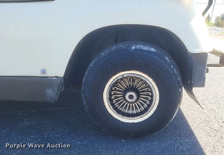 image for item EJ8058 1998 Yamaha  G19 golf cart