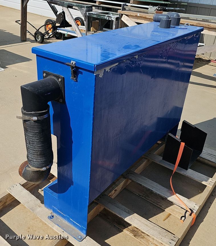 image for item EK0895 Hydramaster Titan 875 carpet cleaner 