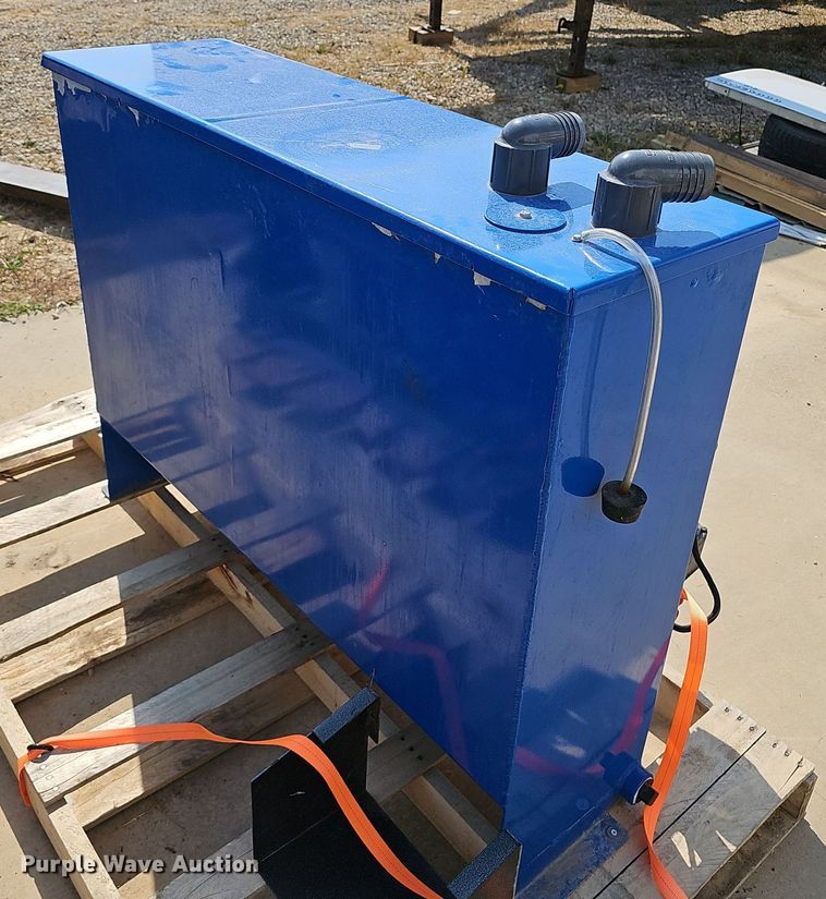 image for item EK0895 Hydramaster Titan 875 carpet cleaner 