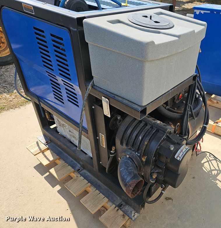 image for item EK0895 Hydramaster Titan 875 carpet cleaner 