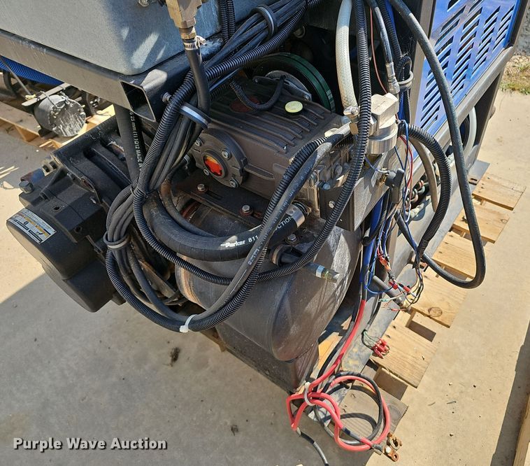 image for item EK0895 Hydramaster Titan 875 carpet cleaner 