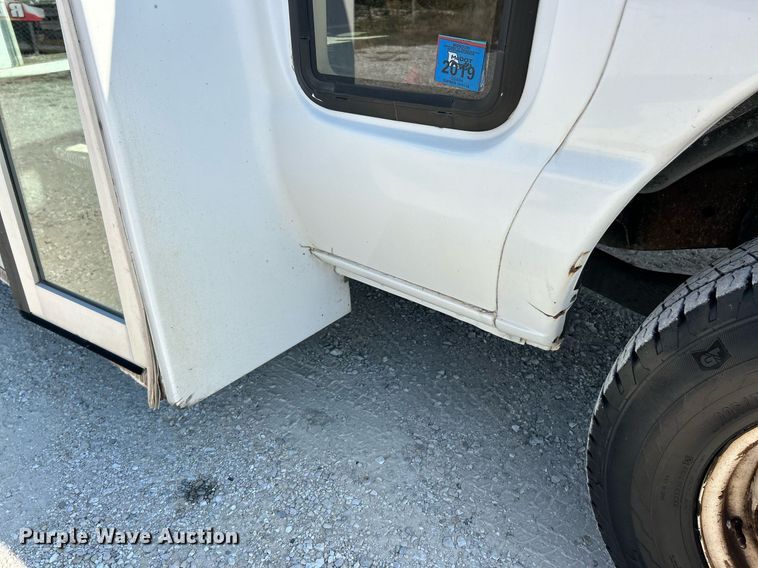 image for item EK3404 2014 Ford E450 Super Duty shuttle bus