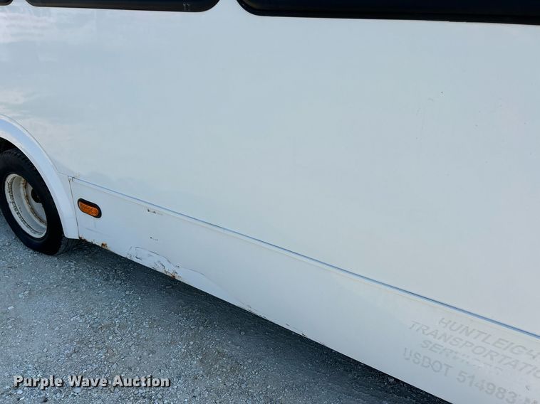 image for item EK3404 2014 Ford E450 Super Duty shuttle bus